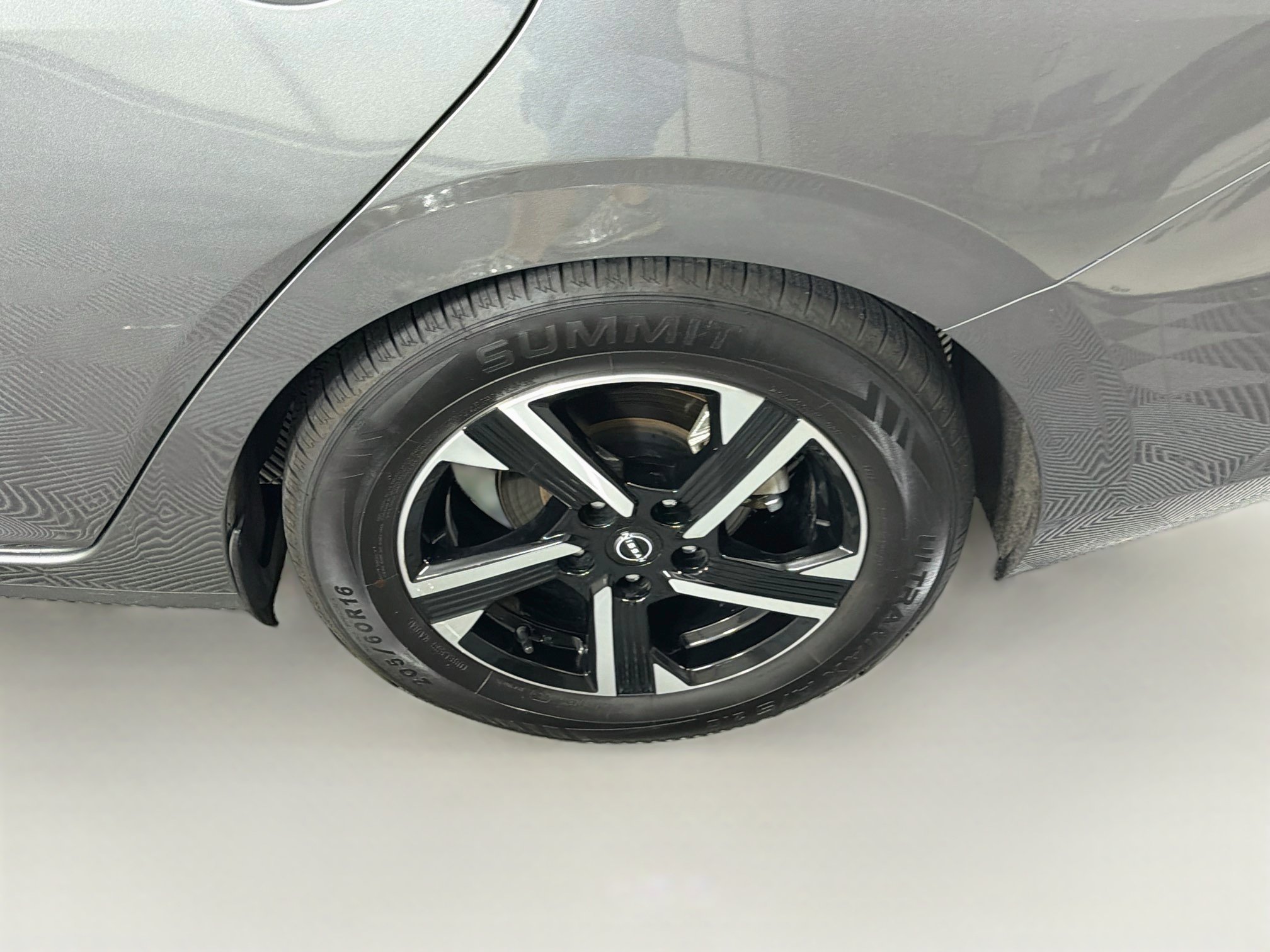 Used 2025 Nissan Sentra SV FWD image 11
