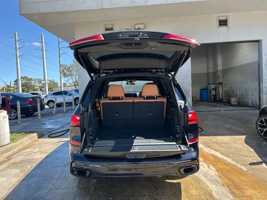 Used 2021 BMW X7 xDrive40i w/ M Sport Package image 32