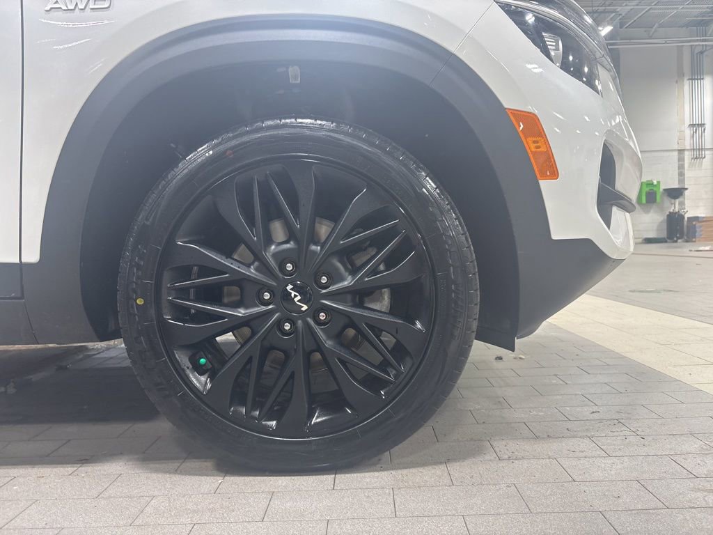 Used 2022 Kia Seltos Nightfall Edition image 24