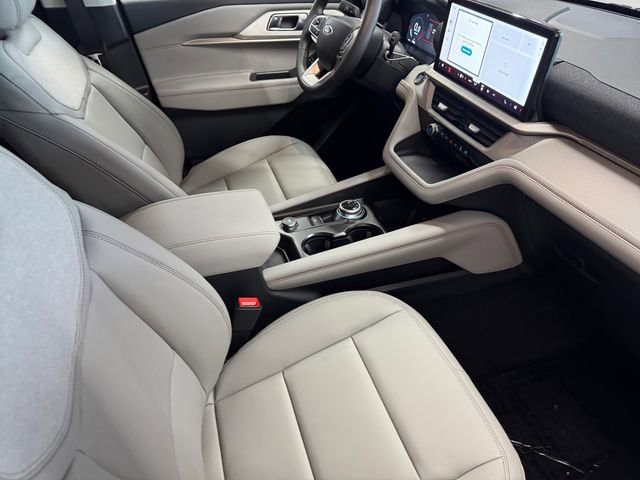 Used 2026 Ford Explorer Active w/ Active Comfort Package image 6