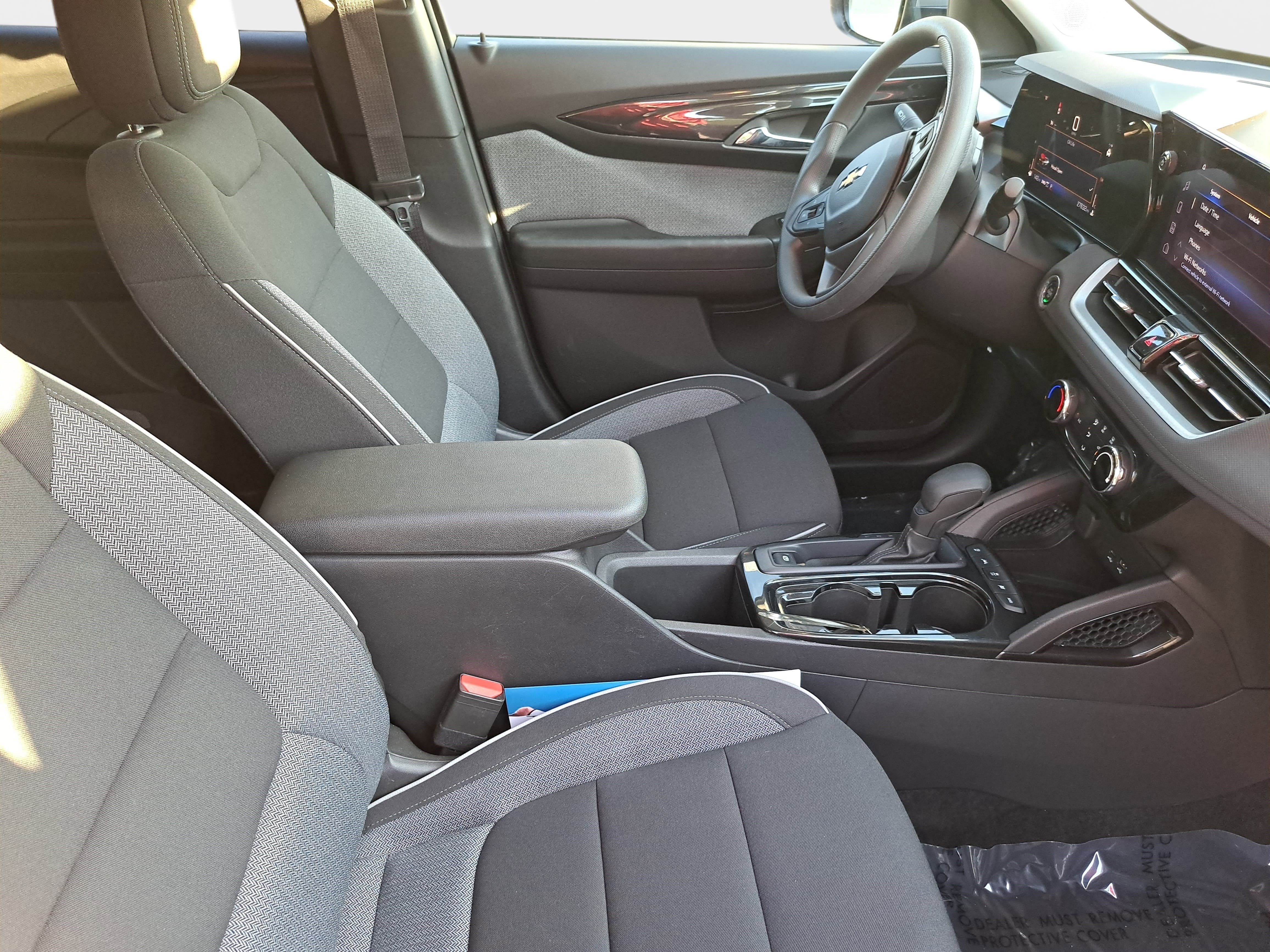 Used 2025 Chevrolet TrailBlazer LT AWD/4WD image 10