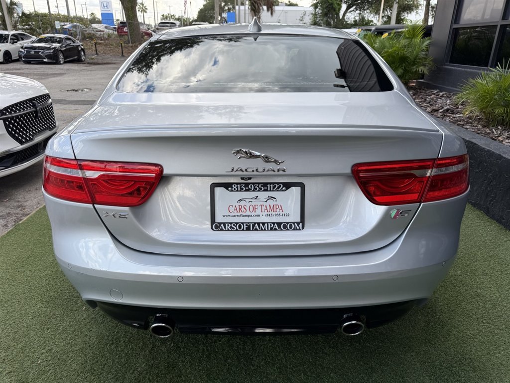 Used 2018 Jaguar XE S RWD image 5