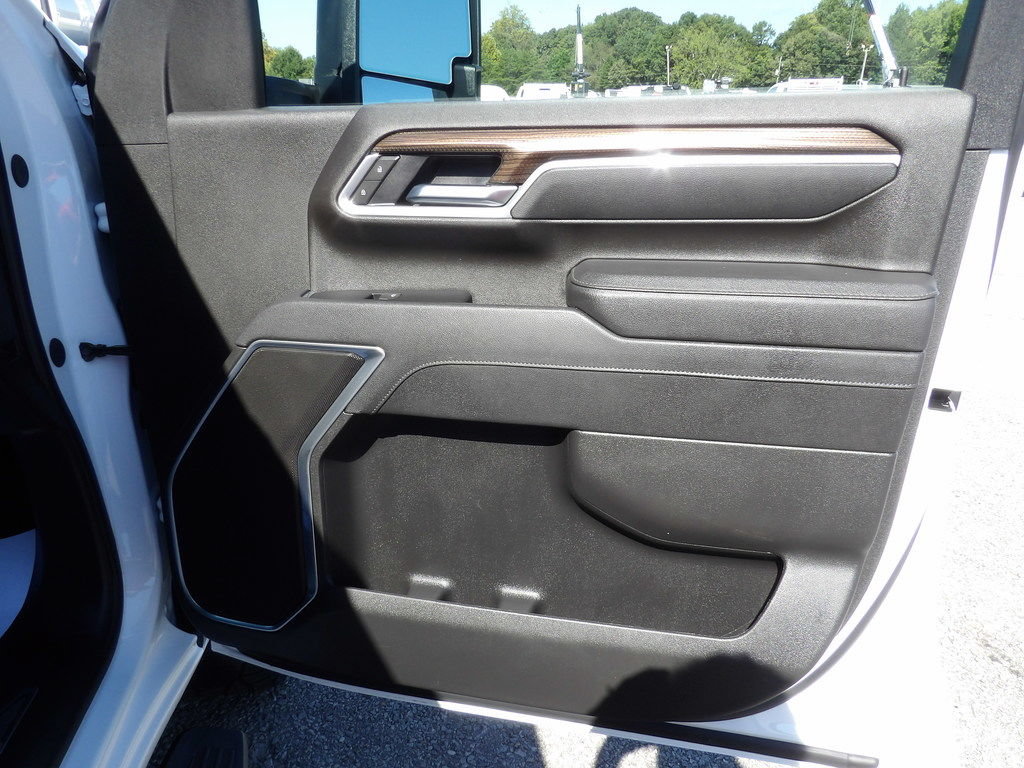 Used 2025 Chevrolet Silverado 3500 LT w/ Safety Package AWD/4WD image 40