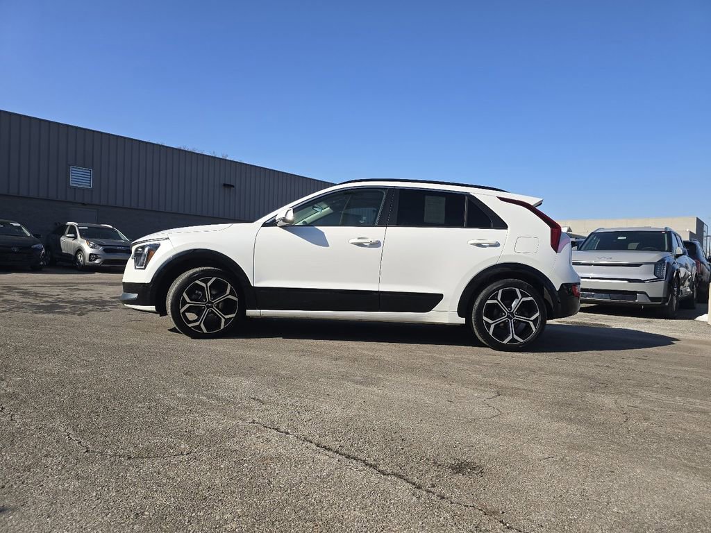 Used 2023 Kia Niro EX Touring image 15