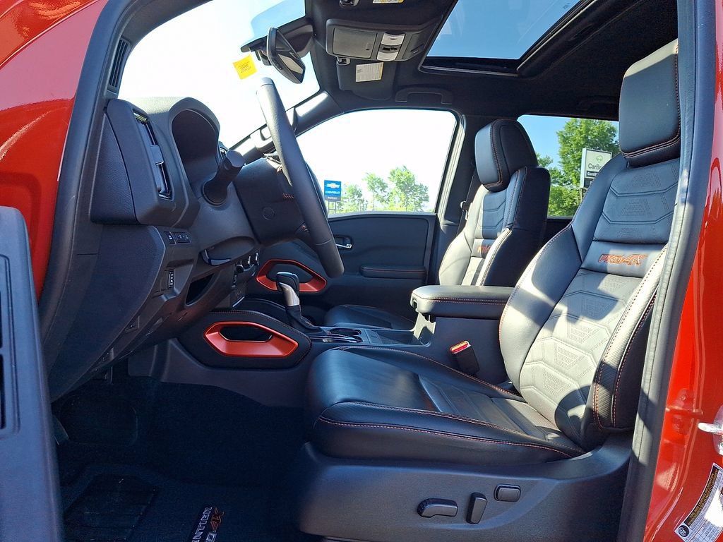 Certified 2025 Nissan Frontier PRO-4X w/ Pro Premium Package AWD/4WD image 13