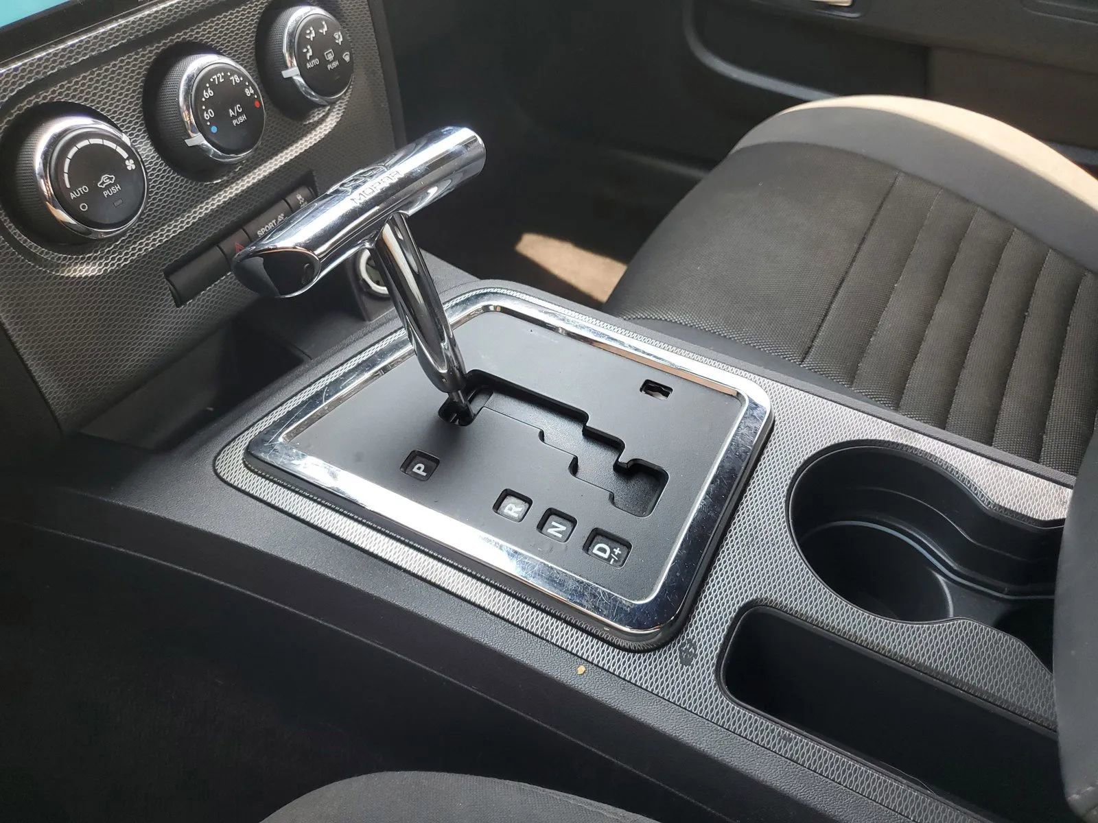 Used 2014 Dodge Challenger R/T image 24