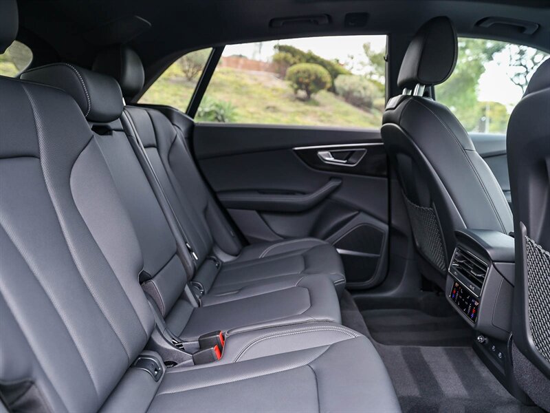 Used 2025 Audi Q8 Premium Plus AWD/4WD image 22