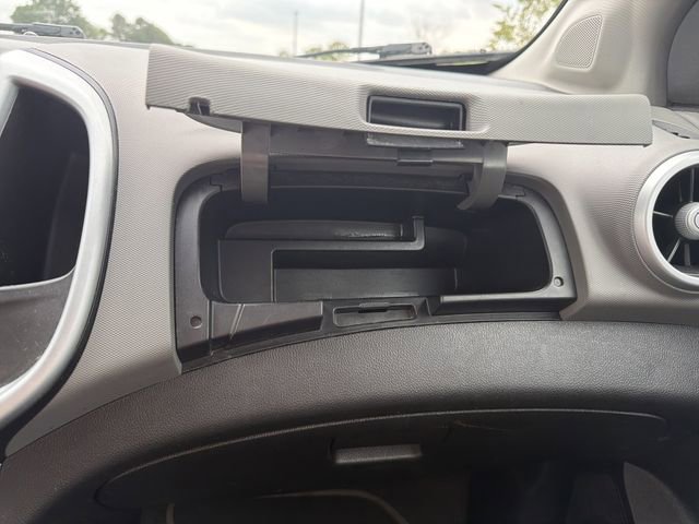Used 2018 Chevrolet Sonic LT FWD image 30