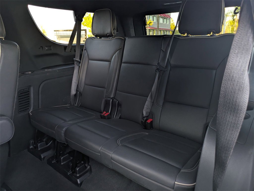 Used 2023 Chevrolet Suburban Premier image 28