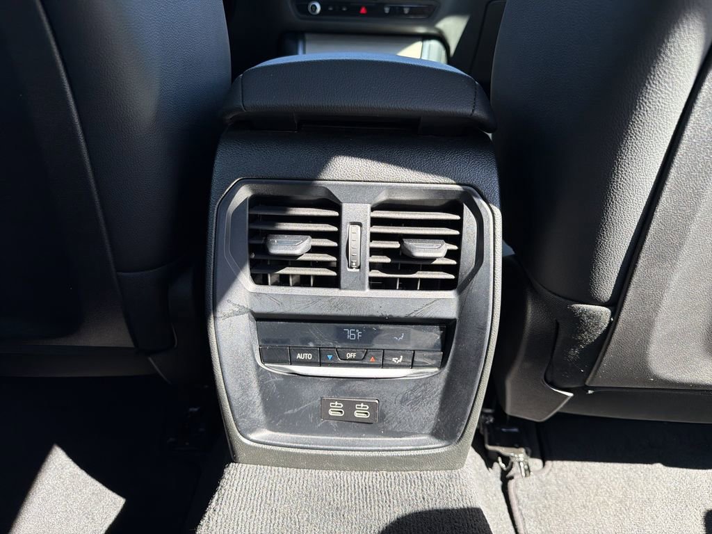 Used 2025 BMW 330i Sedan image 21