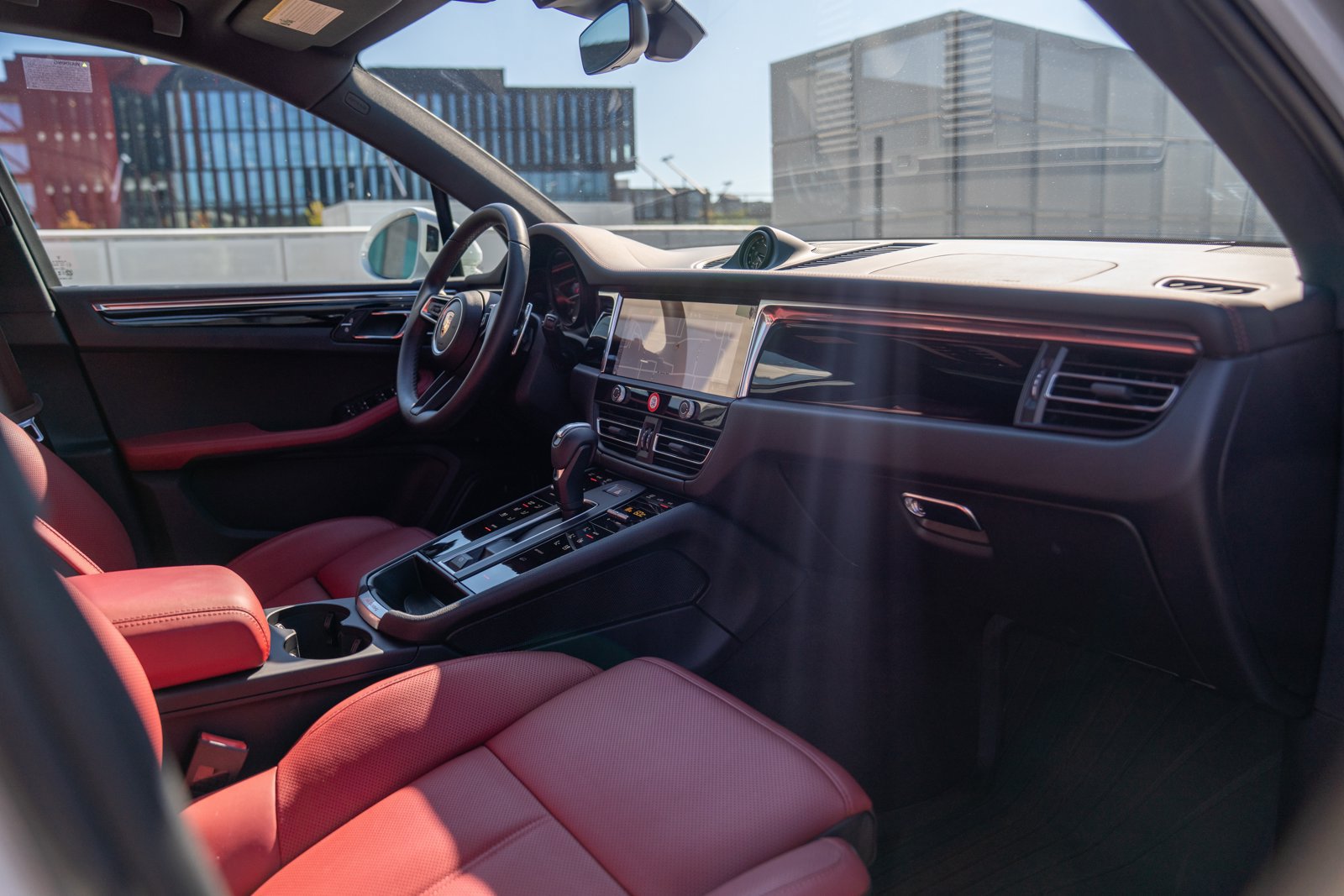 Certified 2026 Porsche Macan AWD/4WD image 25