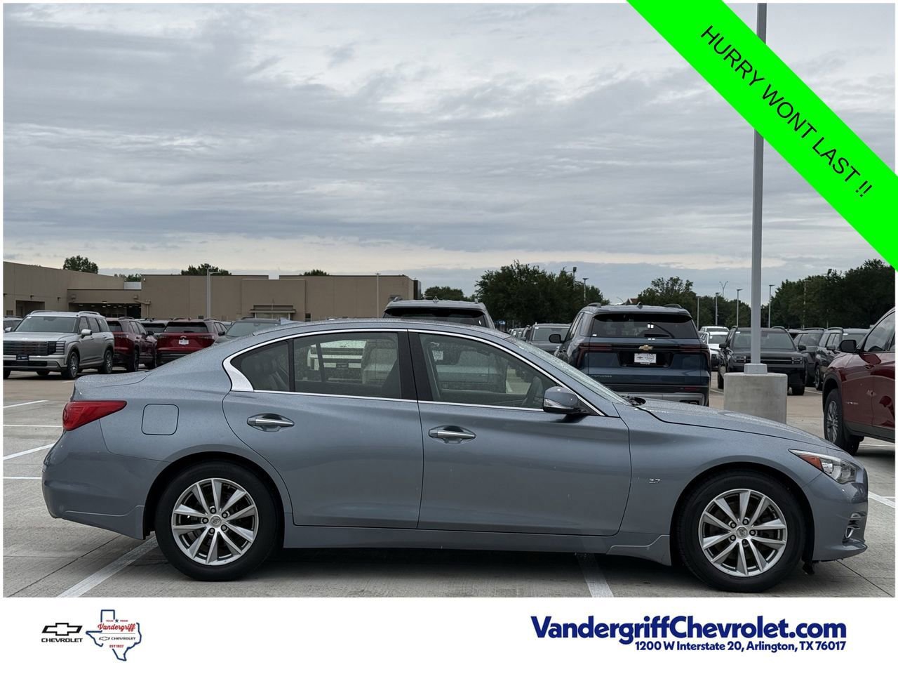 Used 2015 INFINITI Q50 Premium w/ Navigation Package AWD/4WD image 3