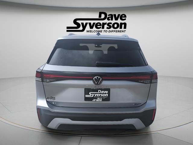 New 2025 Volkswagen Tiguan SE image 3