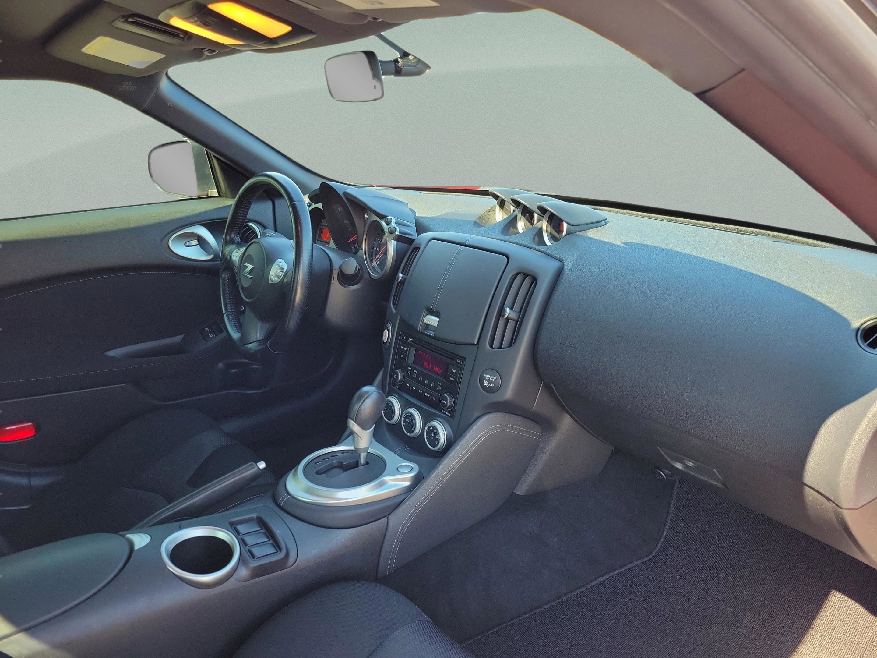 Used 2016 Nissan 370Z Coupe image 25