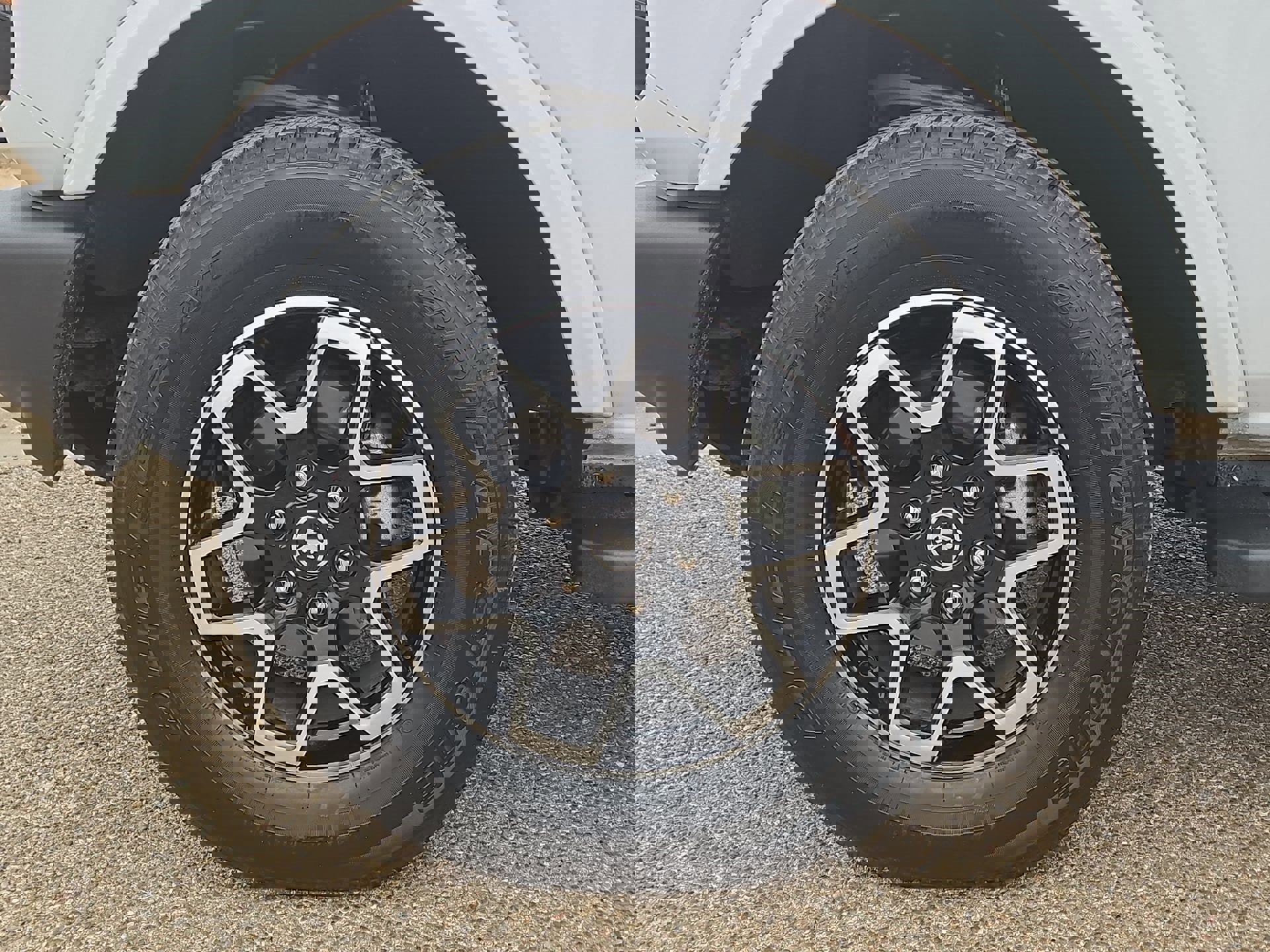 Used 2023 Ford Bronco Outer Banks image 11