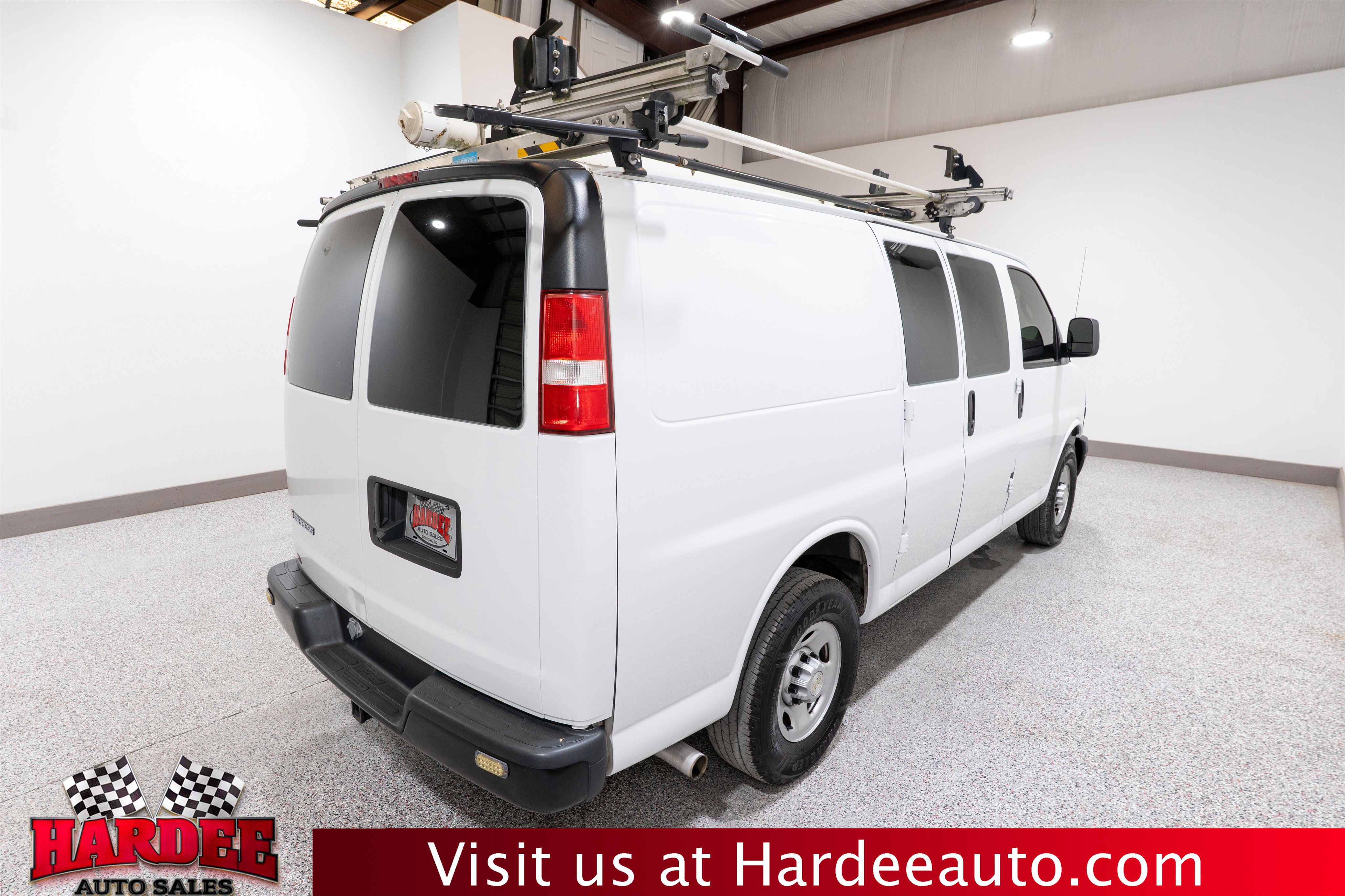 Used 2020 Chevrolet Express 2500 w/ Driver Convenience Package RWD image 5
