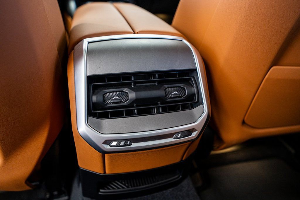 Used 2023 BMW 740i 740i w/ Parking Assistance Package image 54