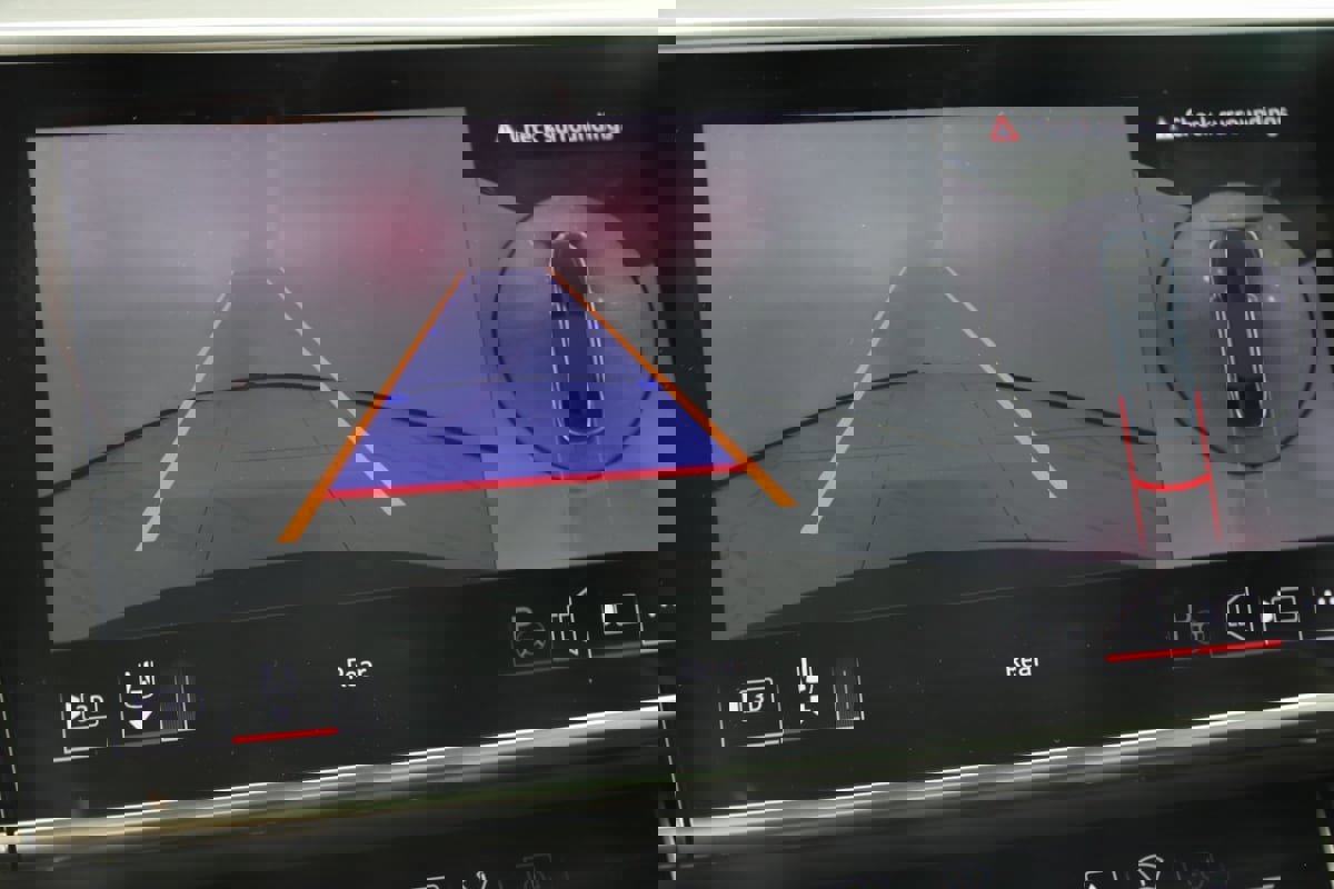 Used 2025 Audi S8 image 11