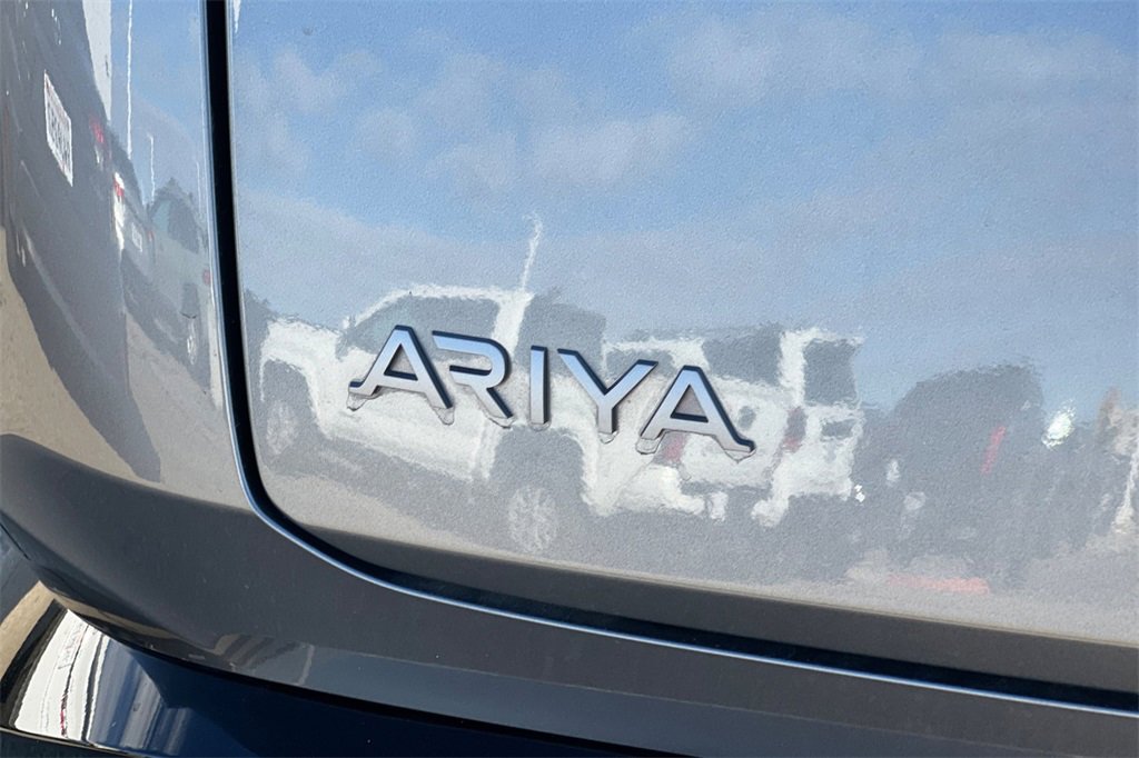 Used 2023 Nissan Ariya AWD image 28