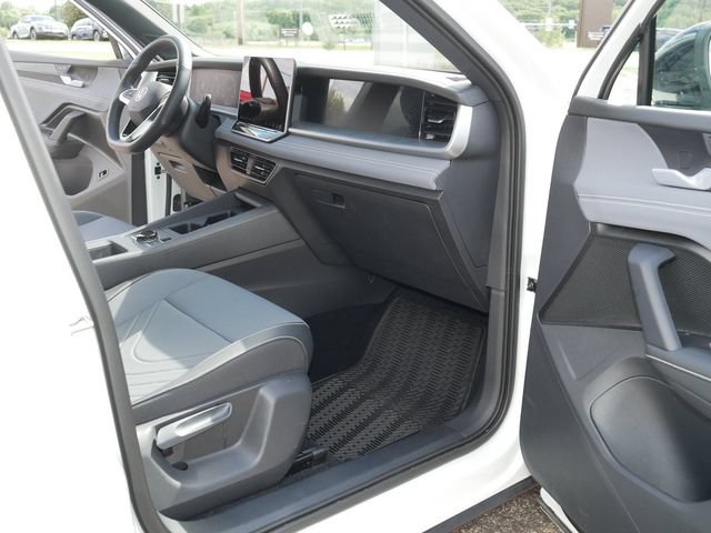 Certified 2026 Volkswagen Tiguan SE R-Line AWD/4WD image 20