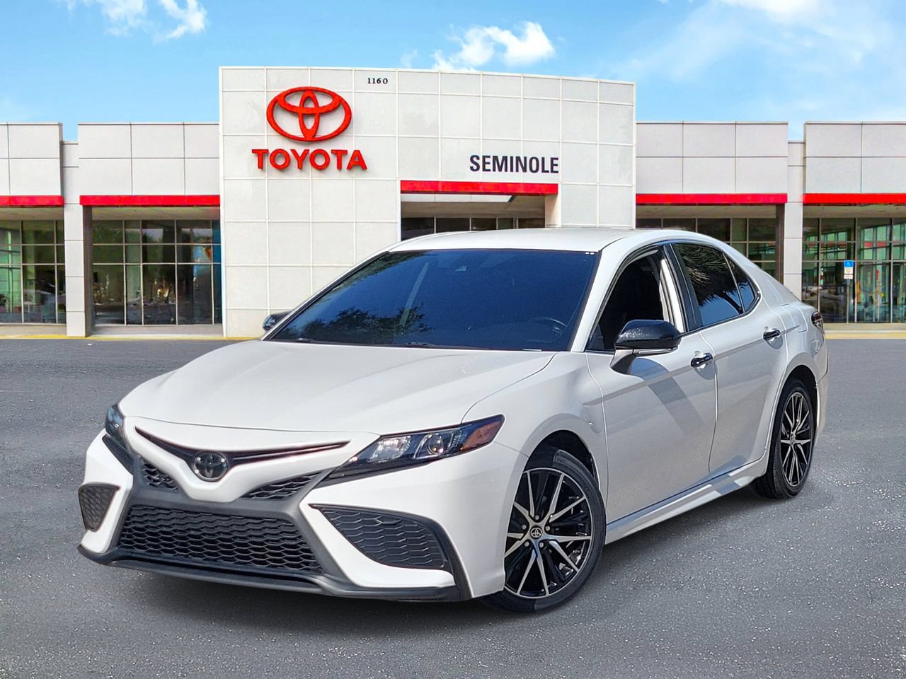 Used 2023 Toyota Camry SE AWD/4WD image 1