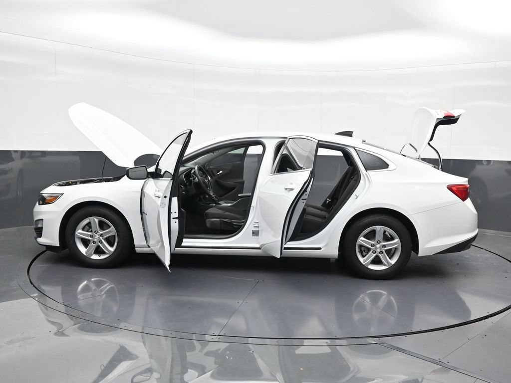Used 2024 Chevrolet Malibu LS FWD image 33