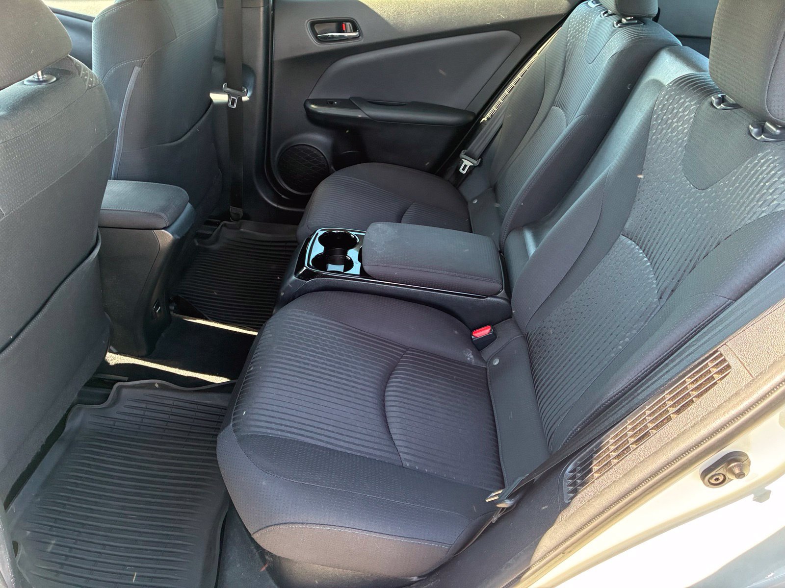 Used 2018 Toyota Prius Prime Plus FWD image 16
