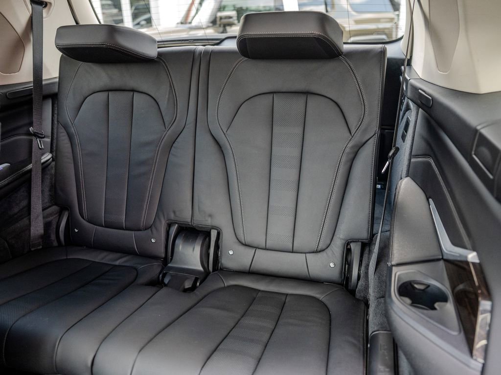 Used 2019 BMW X7 xDrive40i w/ Cold Weather Package AWD/4WD image 23