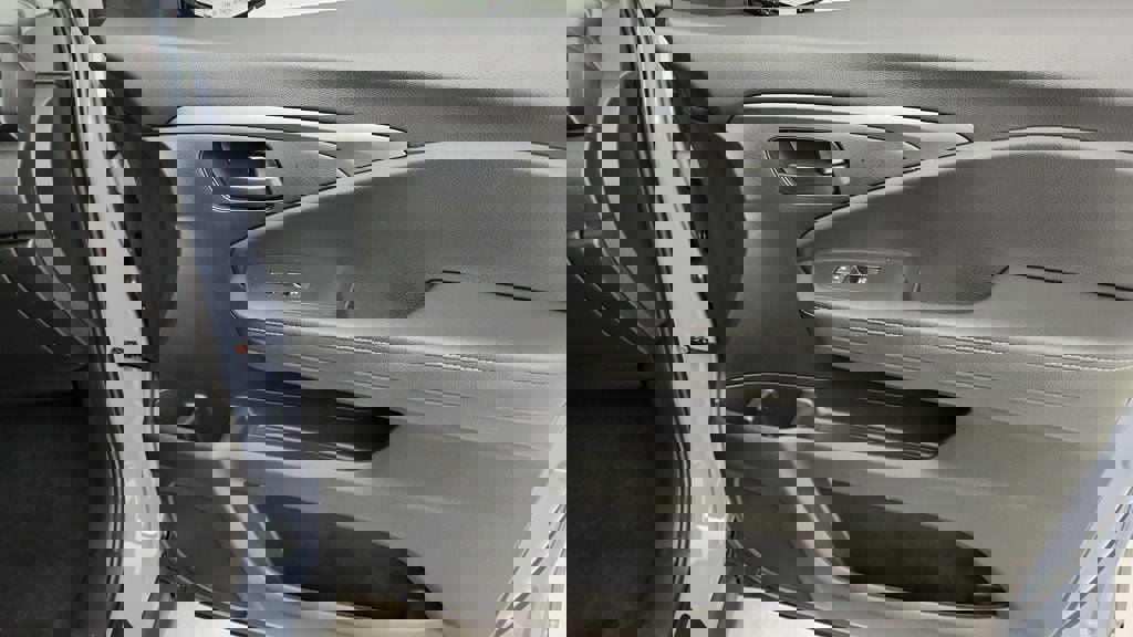 Used 2025 Honda Ridgeline Sport image 26