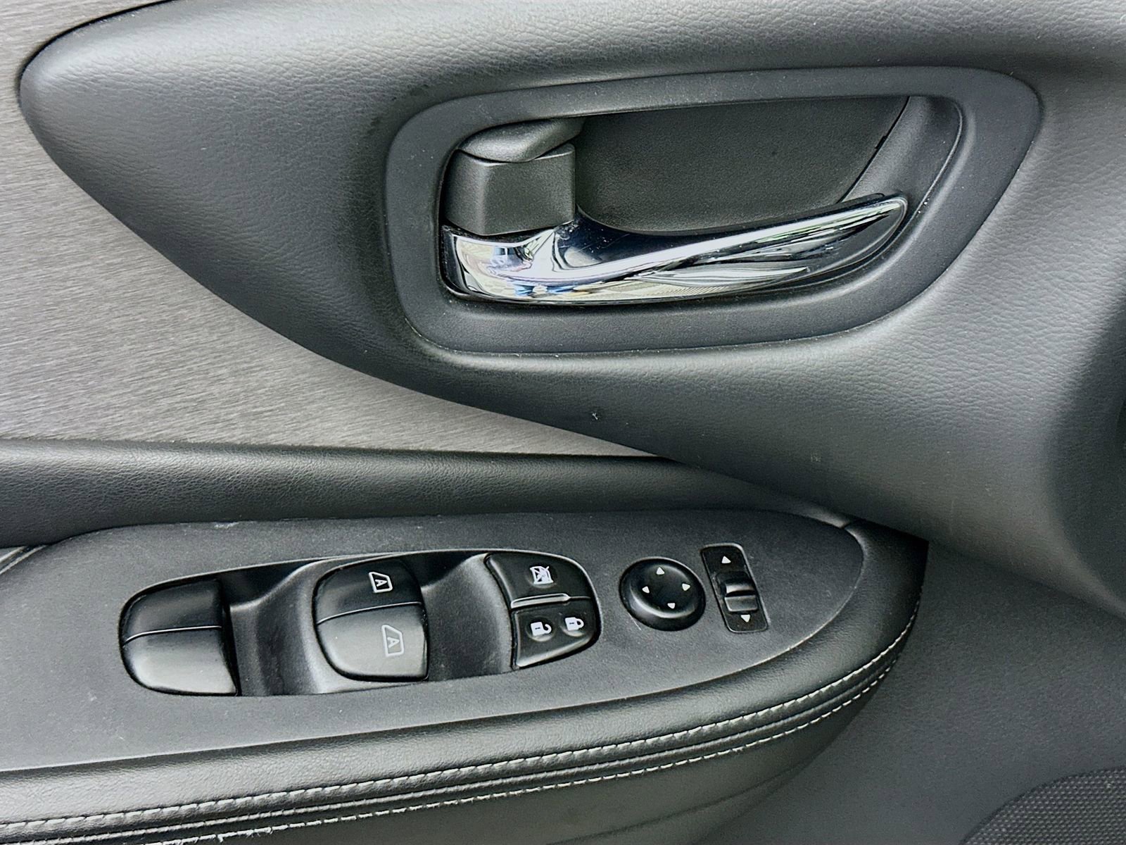 Used 2019 Nissan Murano SV image 18