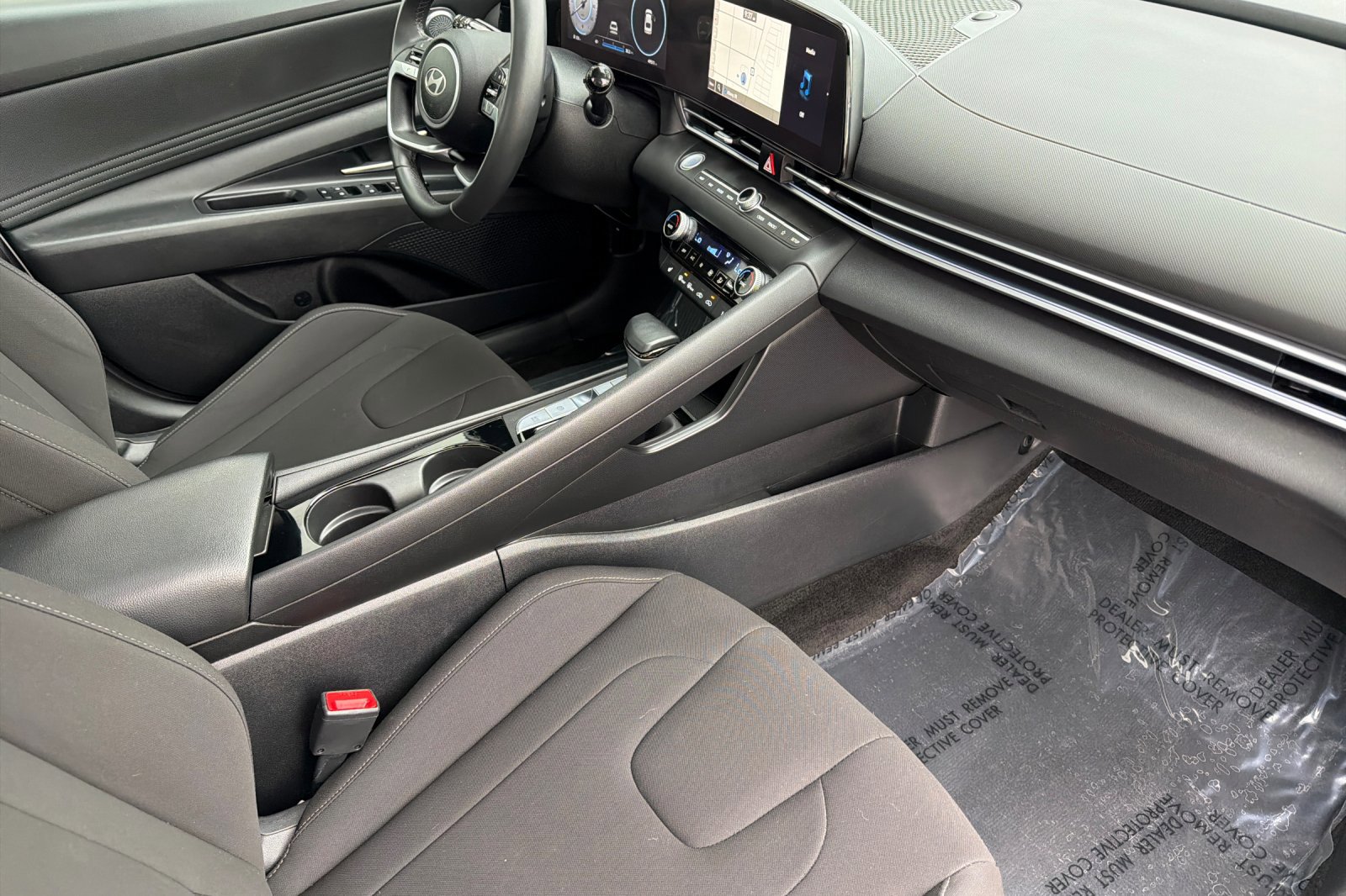 Used 2025 Hyundai Elantra SEL image 14