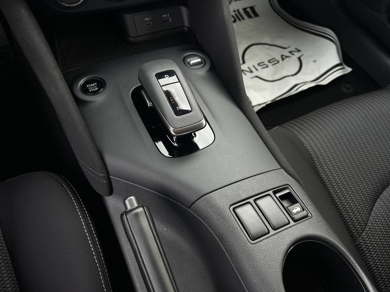 Used 2024 Nissan Z Sport w/ Floor Mat Package RWD image 18