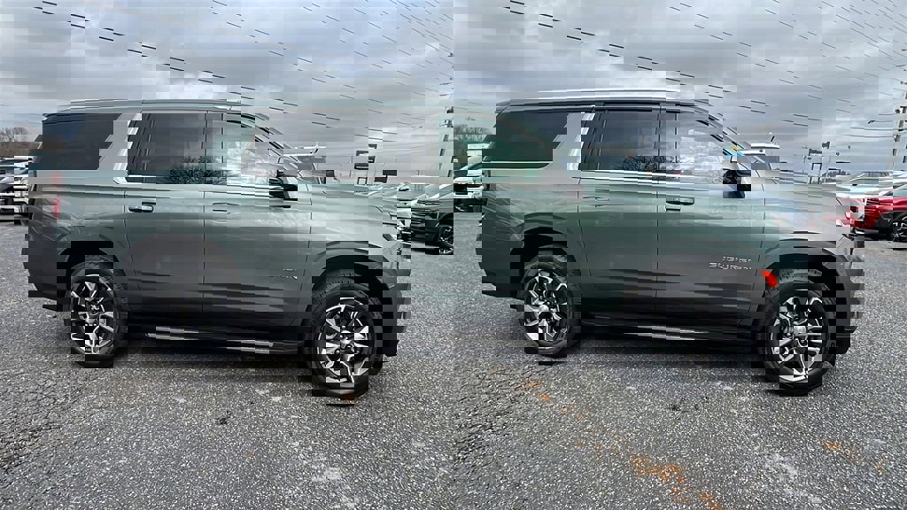 Certified 2023 Chevrolet Suburban LT w/ Luxury Package image 4