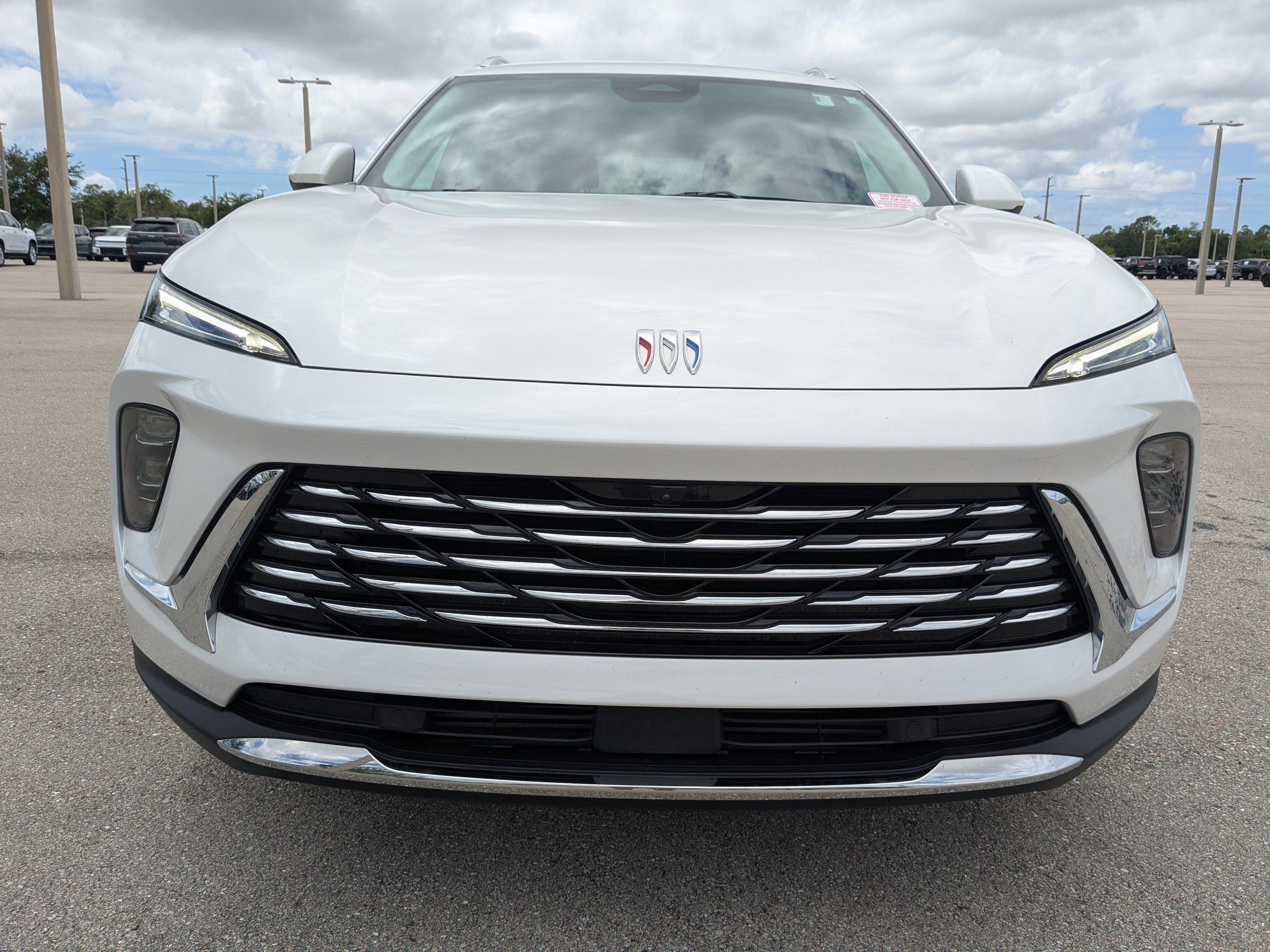 Used 2024 Buick Envision Preferred image 3