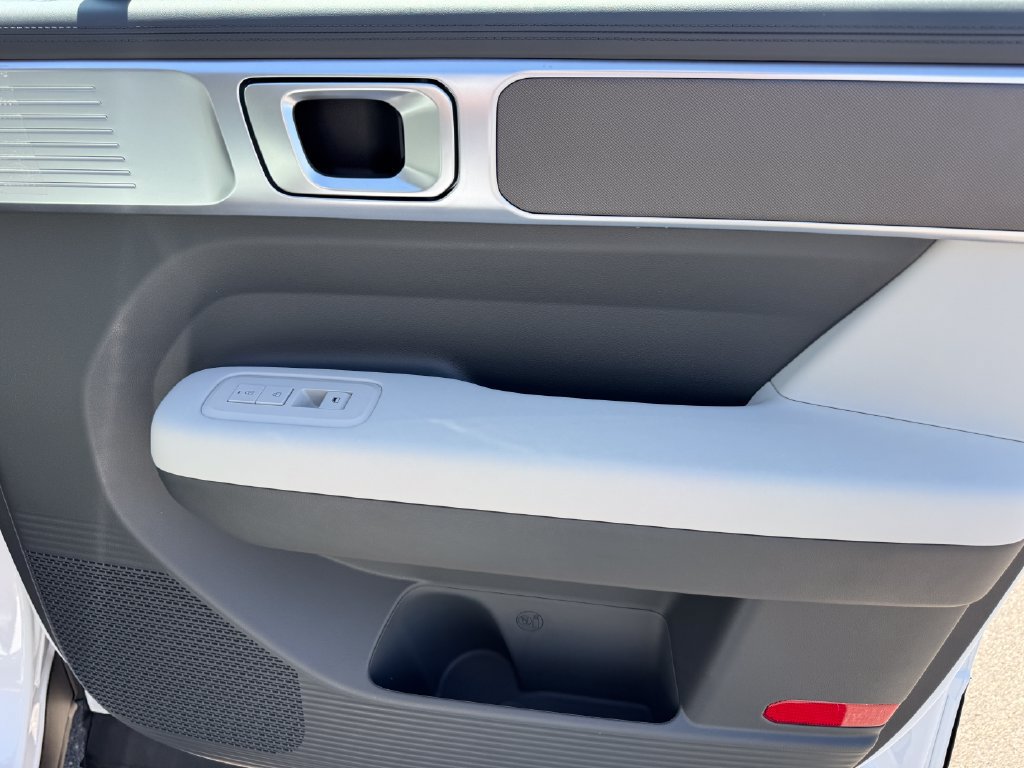 New 2026 Hyundai Santa Fe SE FWD image 11