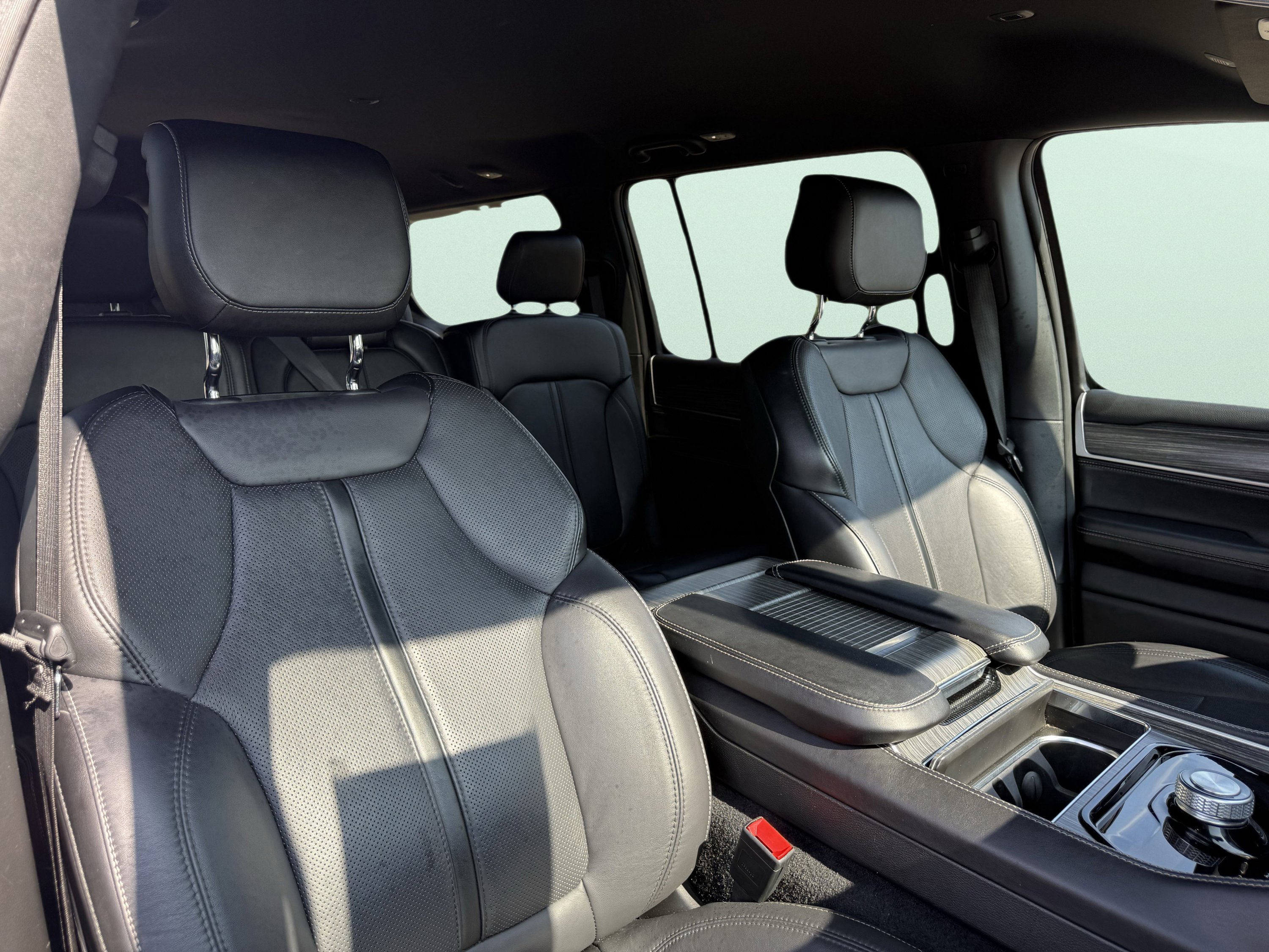 Used 2024 Jeep Wagoneer Series II w/ Flexible Seating Group image 60