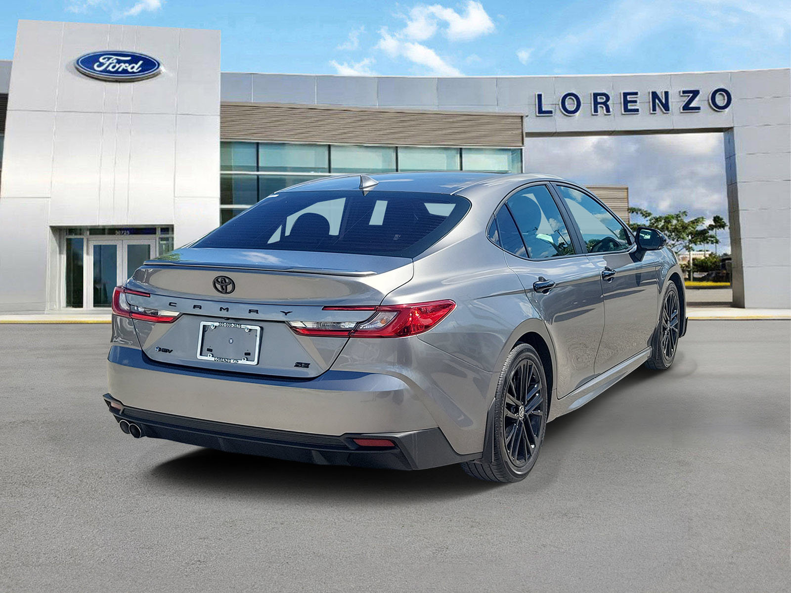 Used 2025 Toyota Camry SE FWD image 5