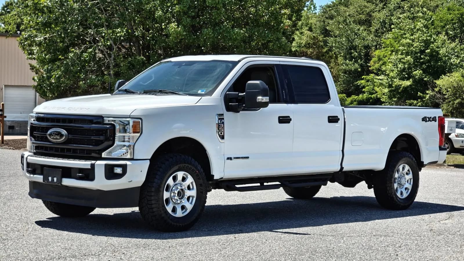 Used 2022 Ford F350 XLT w/ Black Appearance Package AWD/4WD image 2