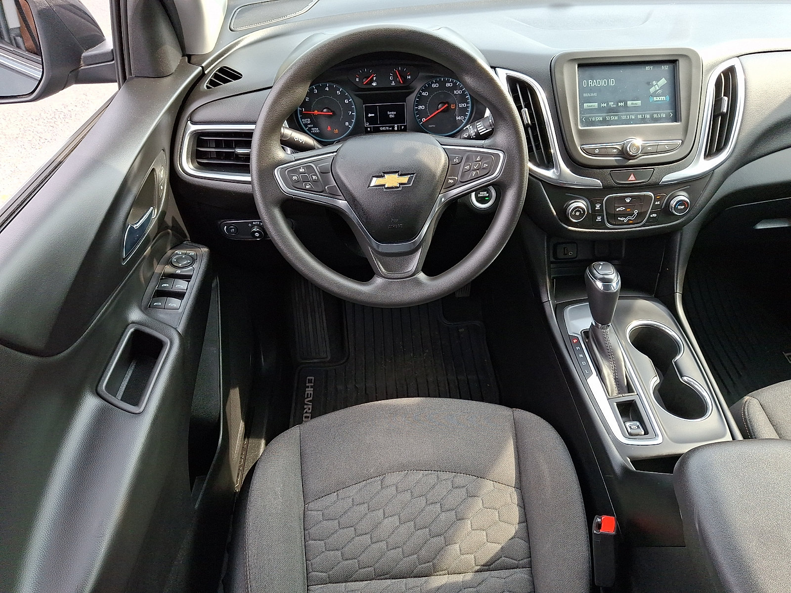 Certified 2018 Chevrolet Equinox LT FWD image 11