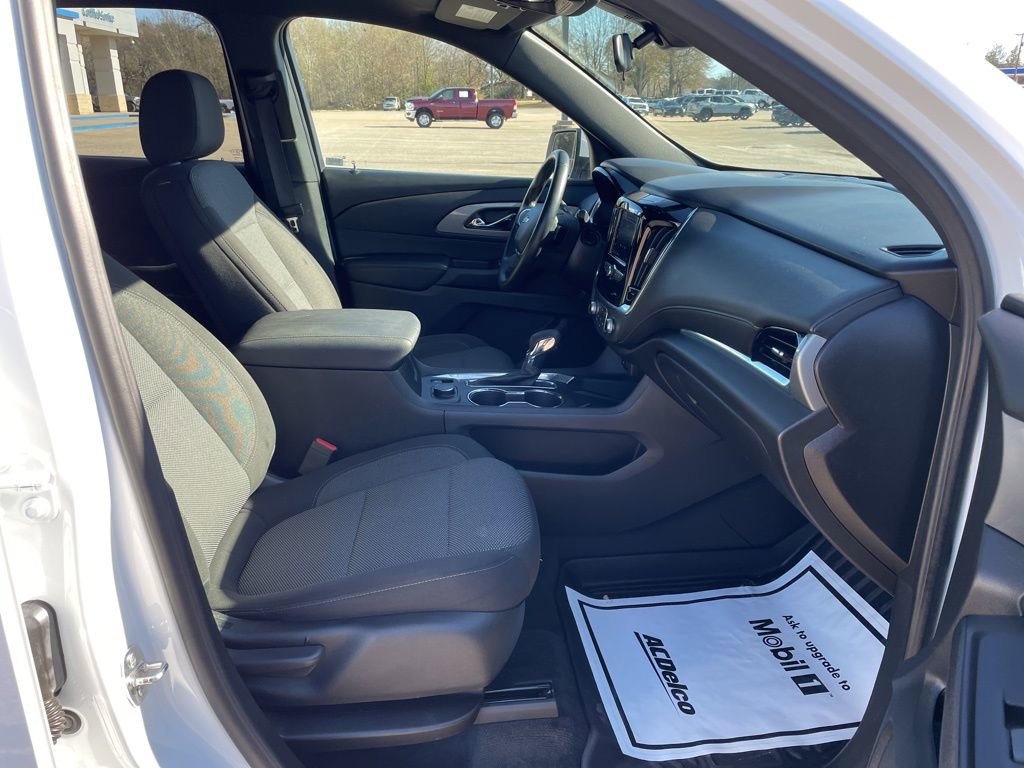 Used 2023 Chevrolet Traverse LT image 29
