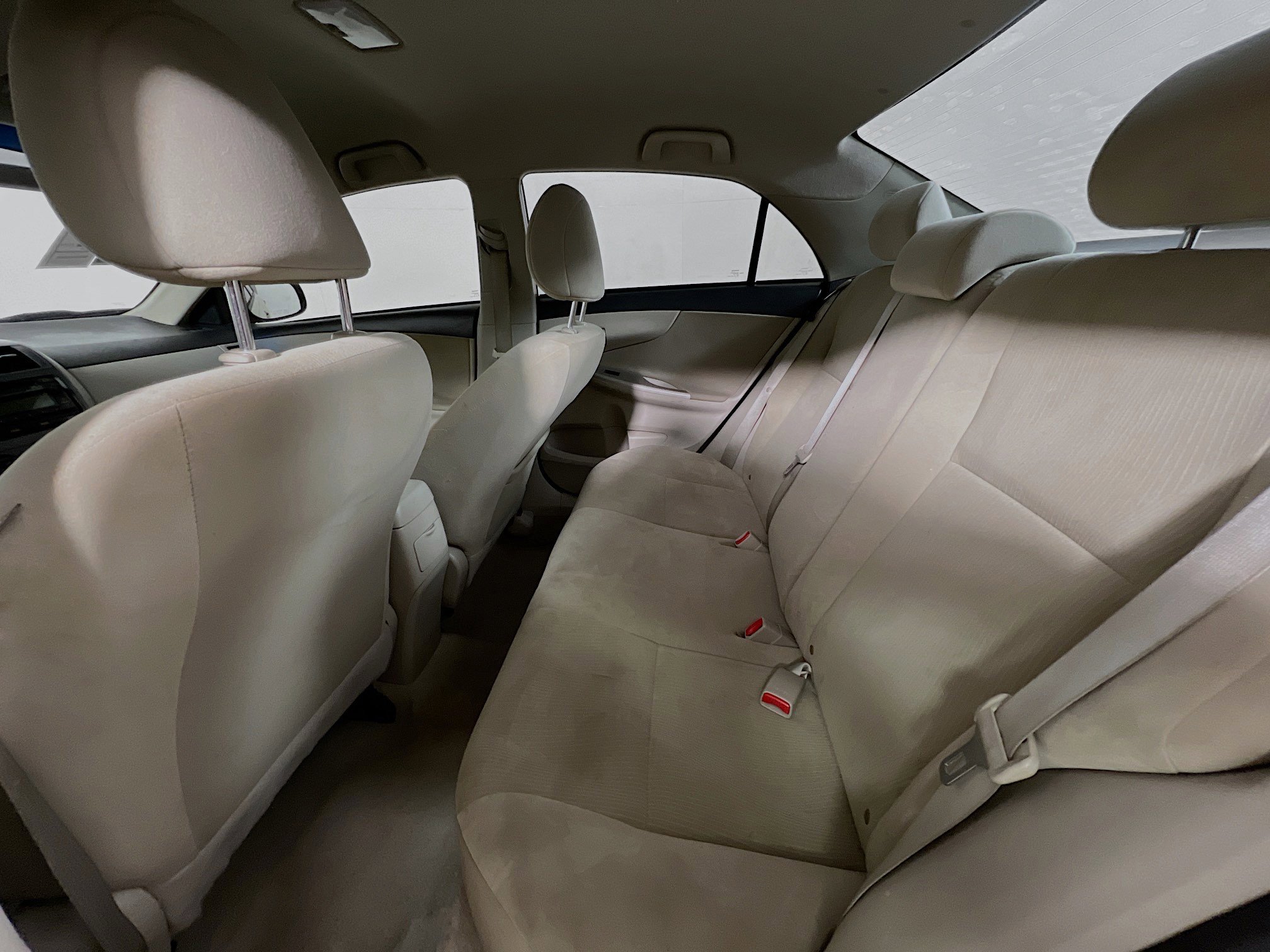 Used 2012 Toyota Corolla LE image 27