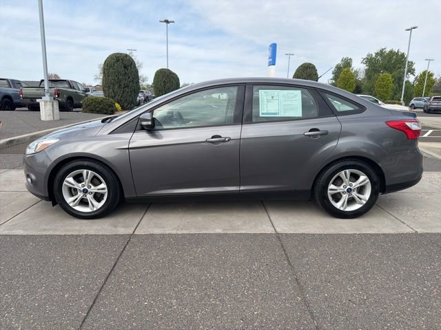 Used 2014 Ford Focus SE w/ SE Winter Package FWD image 7