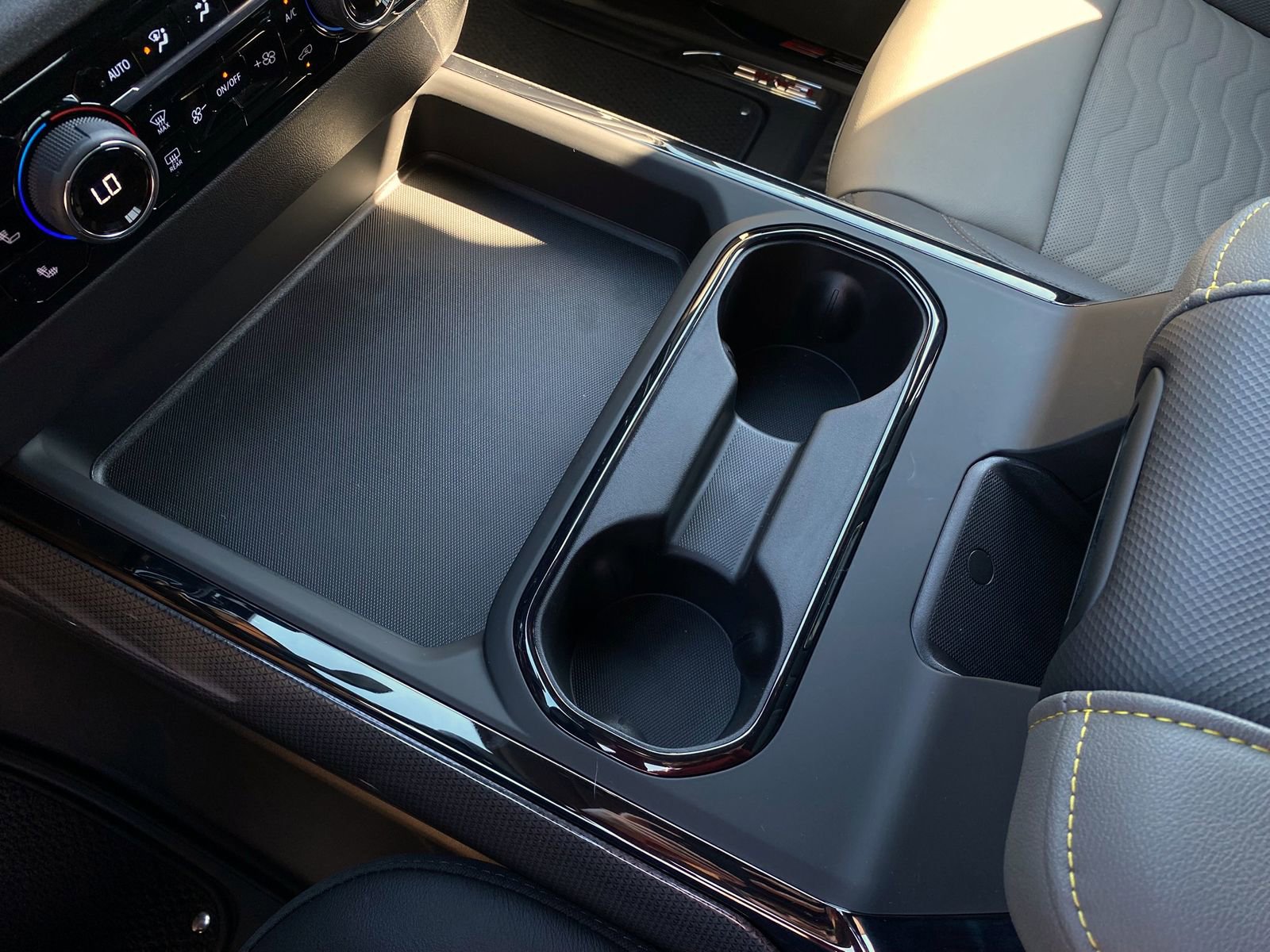 Used 2025 Chevrolet Silverado 2500 ZR2 w/ Technology Package image 23