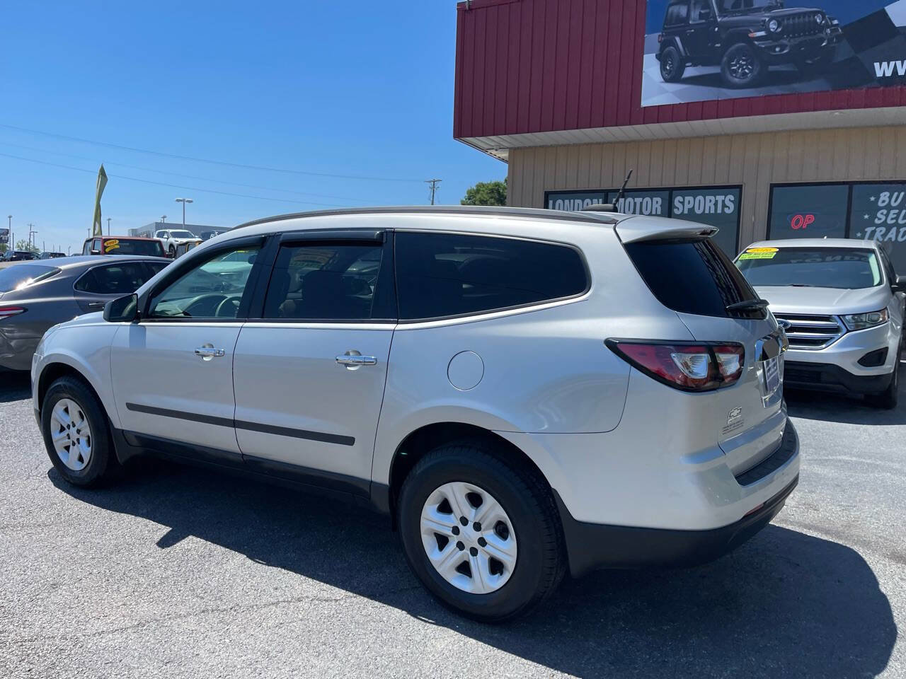 Used 2016 Chevrolet Traverse LS image 3