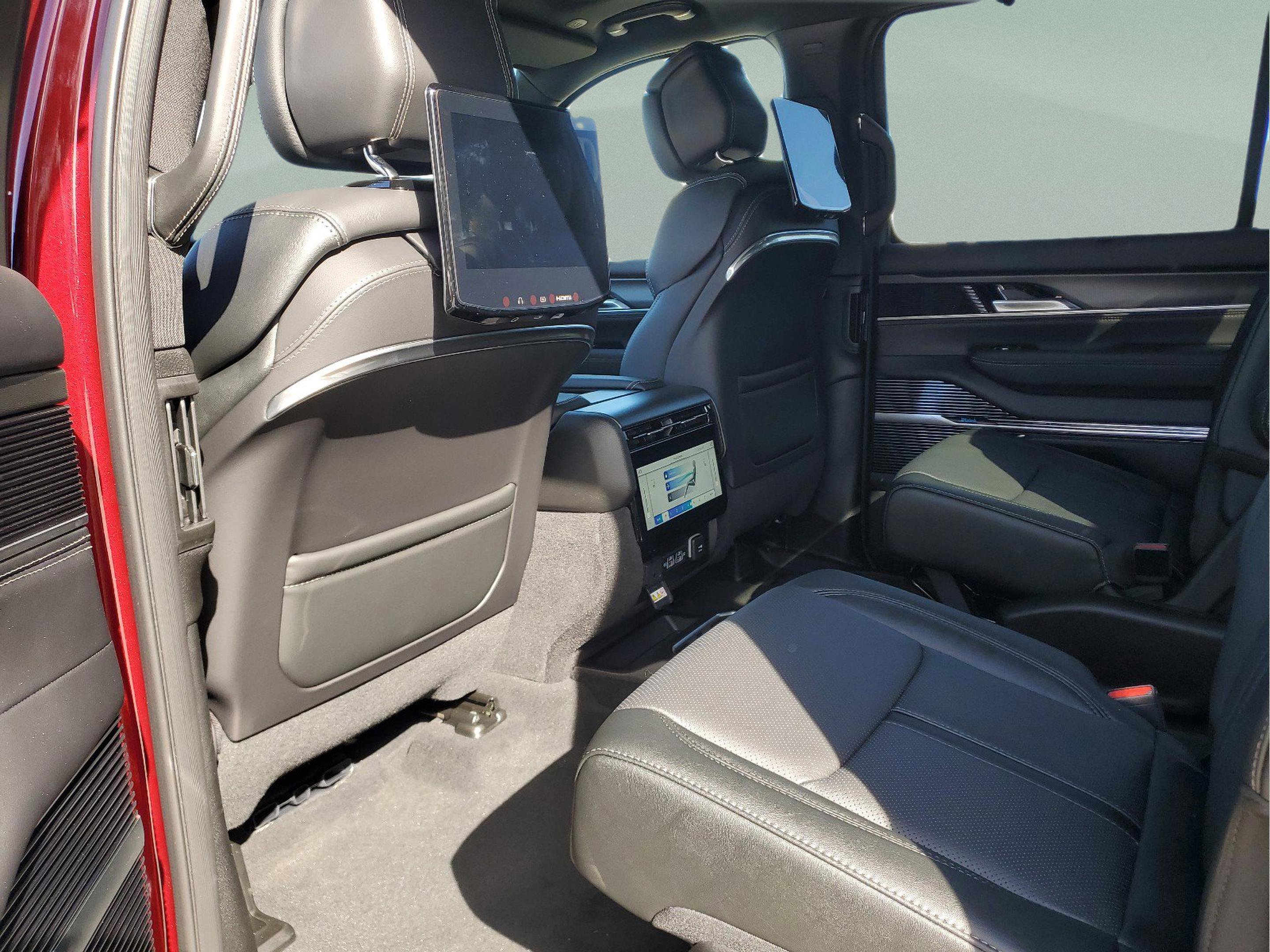 New 2026 Jeep Grand Wagoneer Summit w/ Rear Seat Video Group I image 9