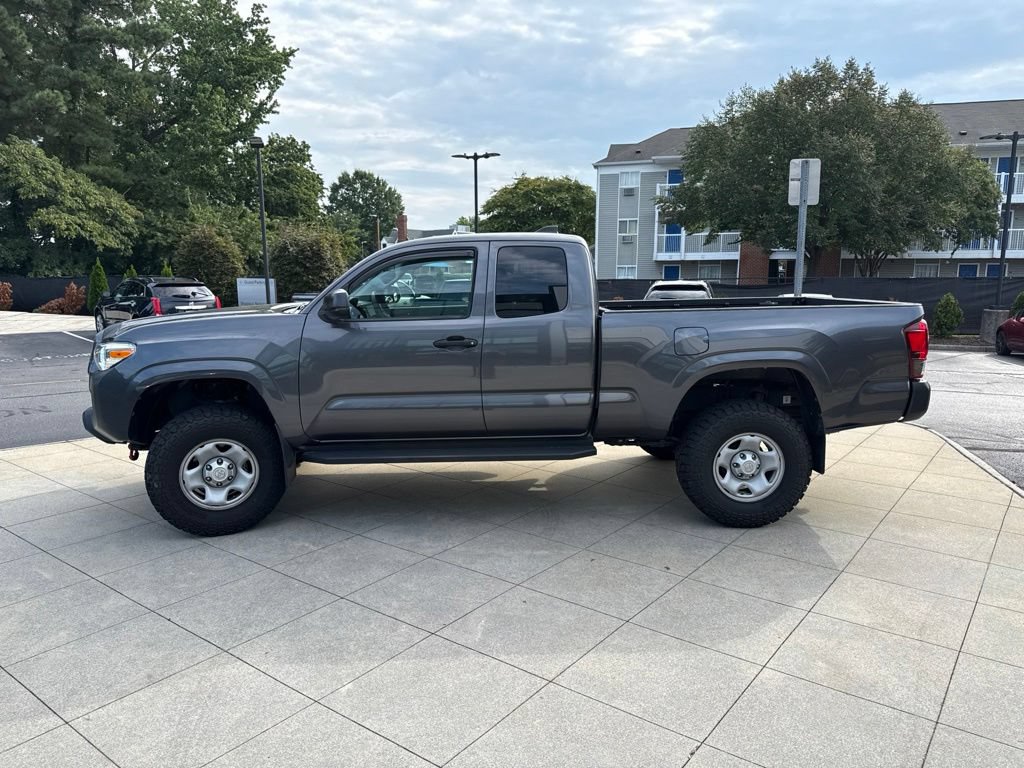 Used 2021 Toyota Tacoma SR AWD/4WD image 4
