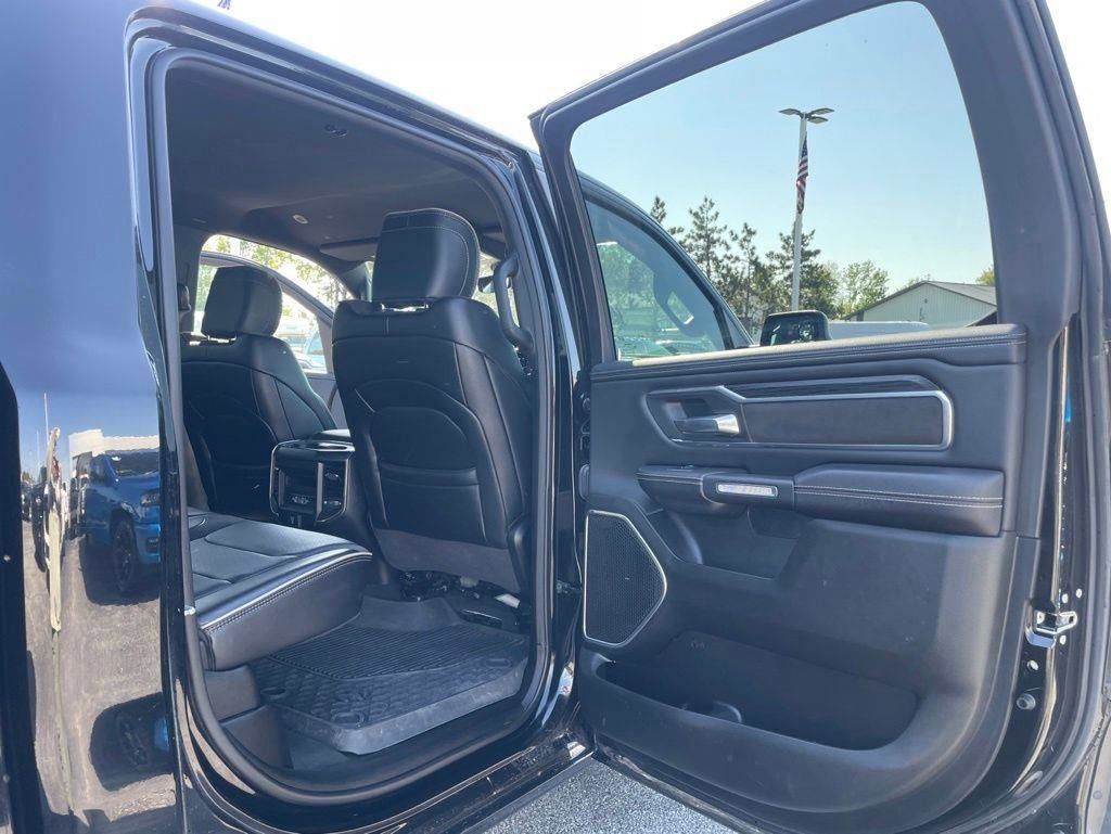 Used 2023 RAM 1500 Laramie AWD/4WD image 30