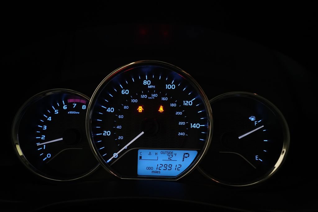 Used 2016 Toyota Corolla LE FWD image 2
