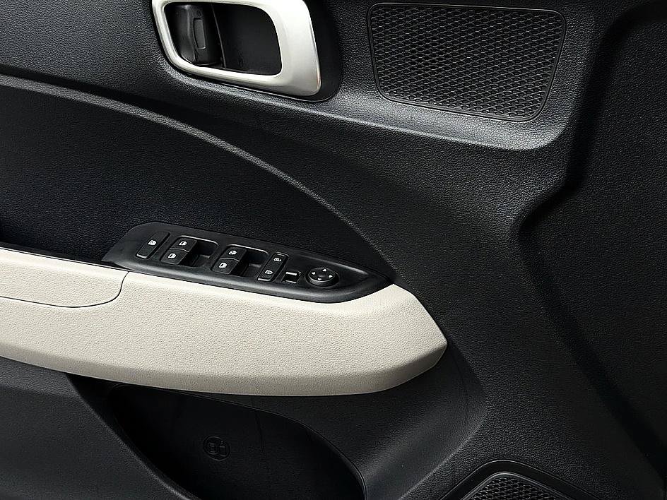 New 2026 Hyundai Venue SEL FWD image 17