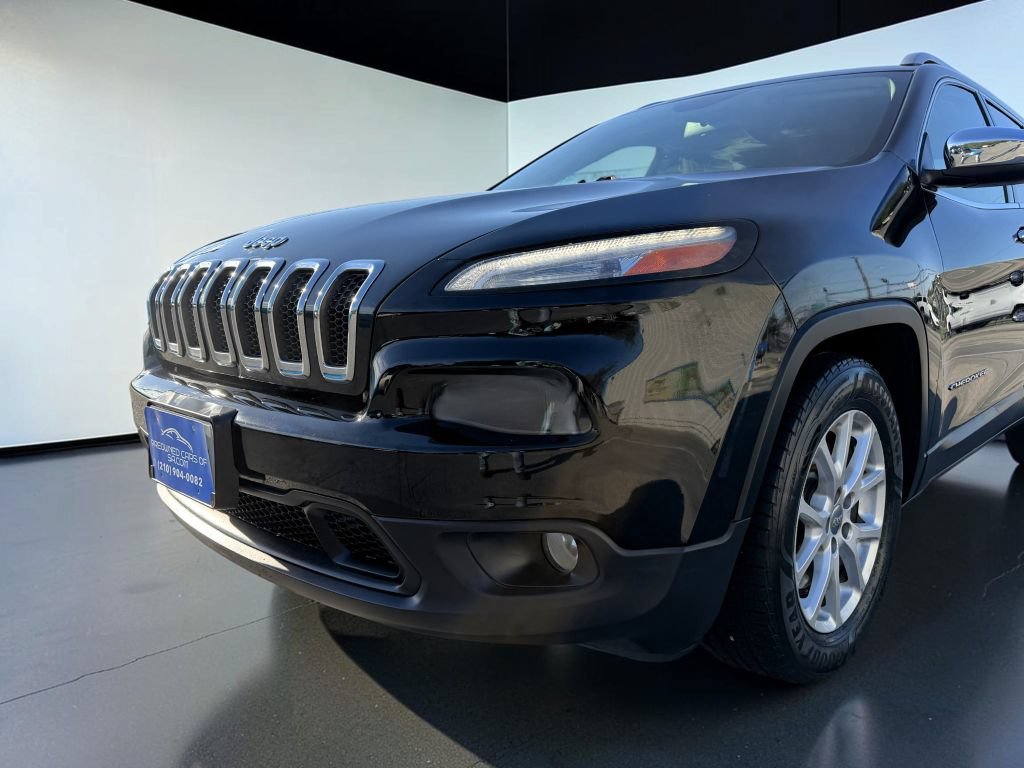 Used 2018 Jeep Cherokee Latitude FWD image 9